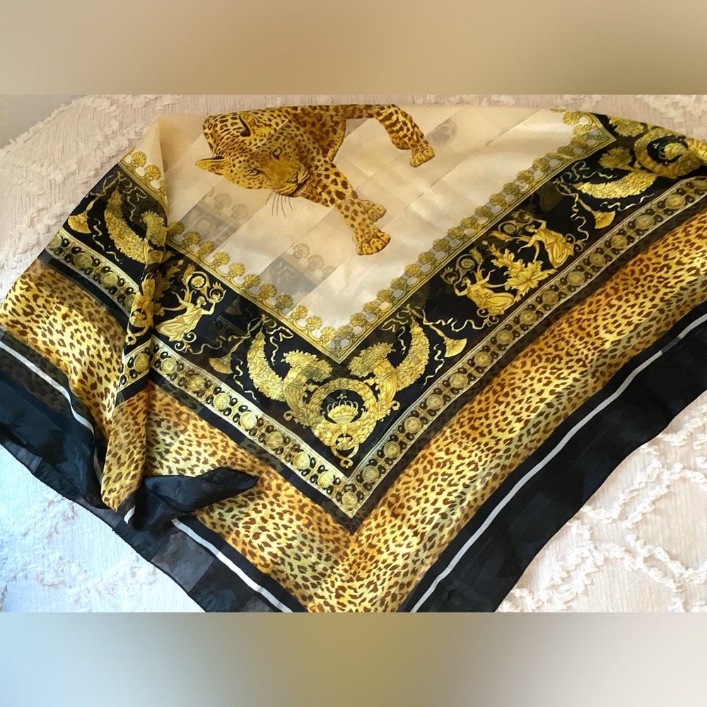 COPY - π BEAUTIFUL LEOPARD SCARF - Picture 7 of 16